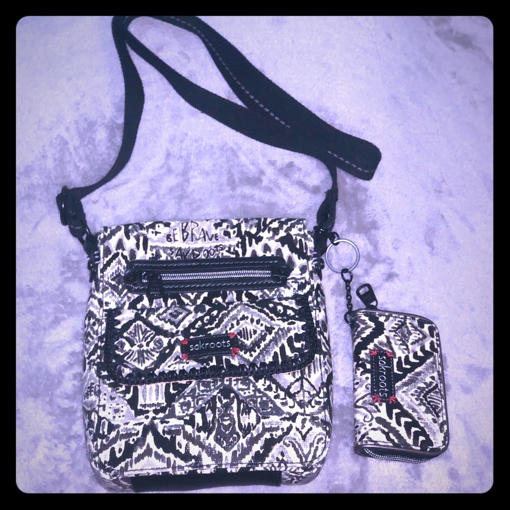 Brand new never been used sakroots purse&wallet 😍